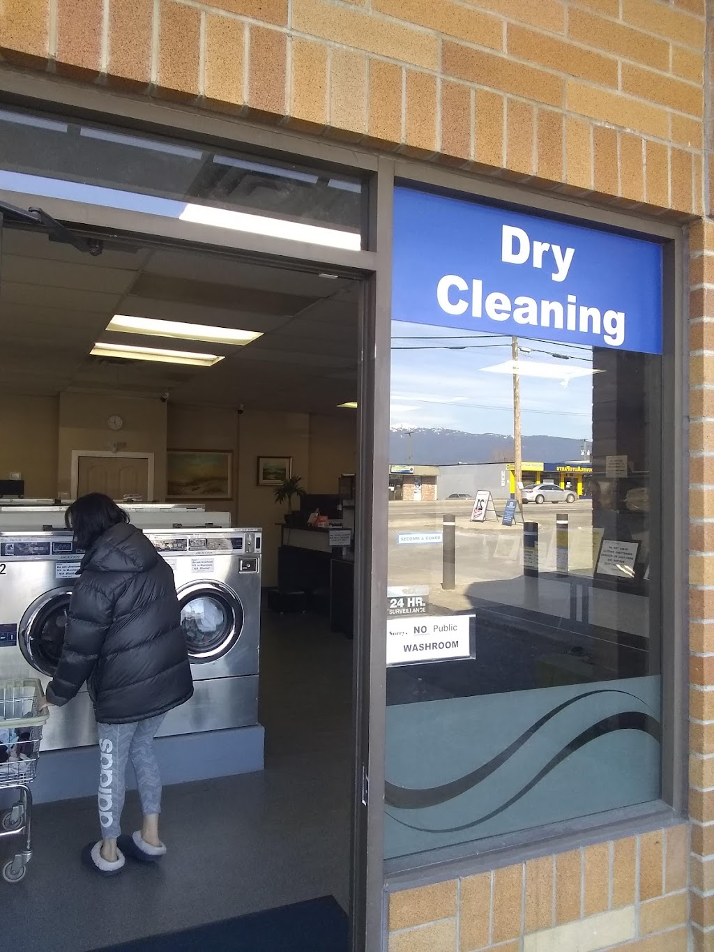 Port Moody Centre | 2929 St Johns St, Port Moody, BC V3H 2C2, Canada | Phone: (604) 727-1594