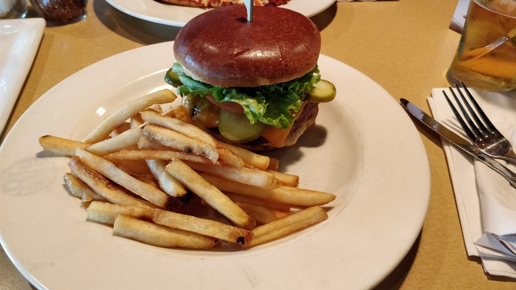 Boston Pizza | 8 First Commerce Dr, Aurora, ON L4G 0H5, Canada | Phone: (905) 726-1200