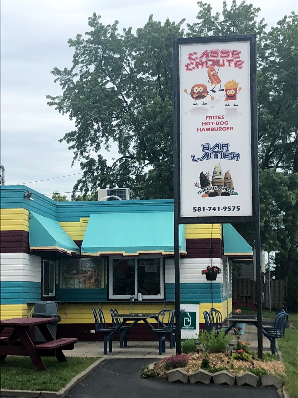 Casse Croute La Fringale Glacée | 7254 Boulevard Wilfrid-Hamel, Québec, QC G2G 1B7, Canada | Phone: (581) 741-9575