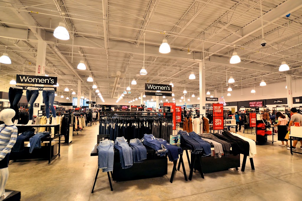 Saks OFF 5th | 5000 Canoe Pass Wy E, Tsawwassen, BC V4M 4G9, Canada | Phone: (604) 948-1055