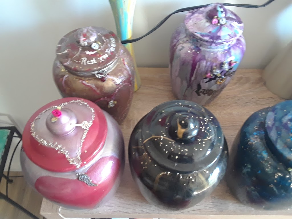 uniquely your Urns | 3711 Whitelaw Ln NW #413, Edmonton, AB T6W 2C3, Canada | Phone: (780) 249-8802