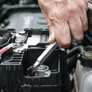 Kuntzs Automotive | 1245 Park St, Regina, SK S4N 2E7, Canada | Phone: (306) 586-4637