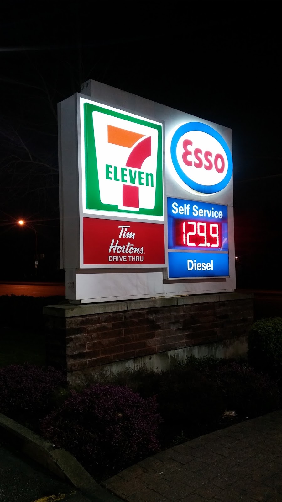 Esso | 7272 200 St, Langley City, BC V2Y 1S7, Canada | Phone: (604) 534-6750