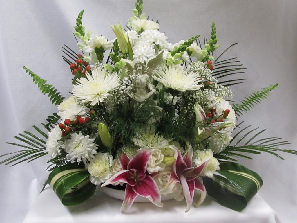 House of Inspiring Flowers | 118 Avenue Victoria, Shawville, QC J0X 2Y0, Canada | Phone: (819) 647-3878