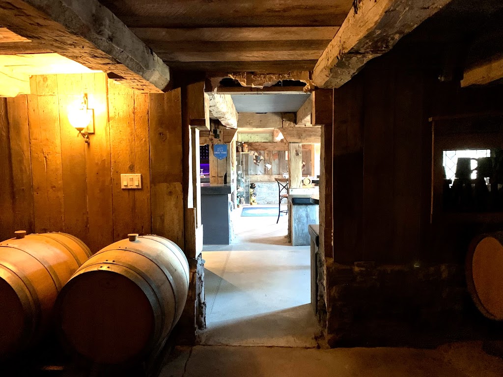 Thirty-Three Vines Inc | 9261 Hwy 33, Greater Napanee, ON K7R 3K7, Canada | Phone: (613) 373-0303