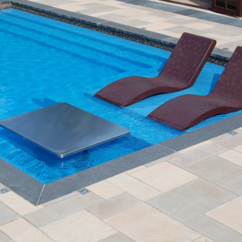 Piscine Boisbriand | 1547 Rue Joinville, Laval, QC H7P 5S9, Canada | Phone: (450) 434-4181