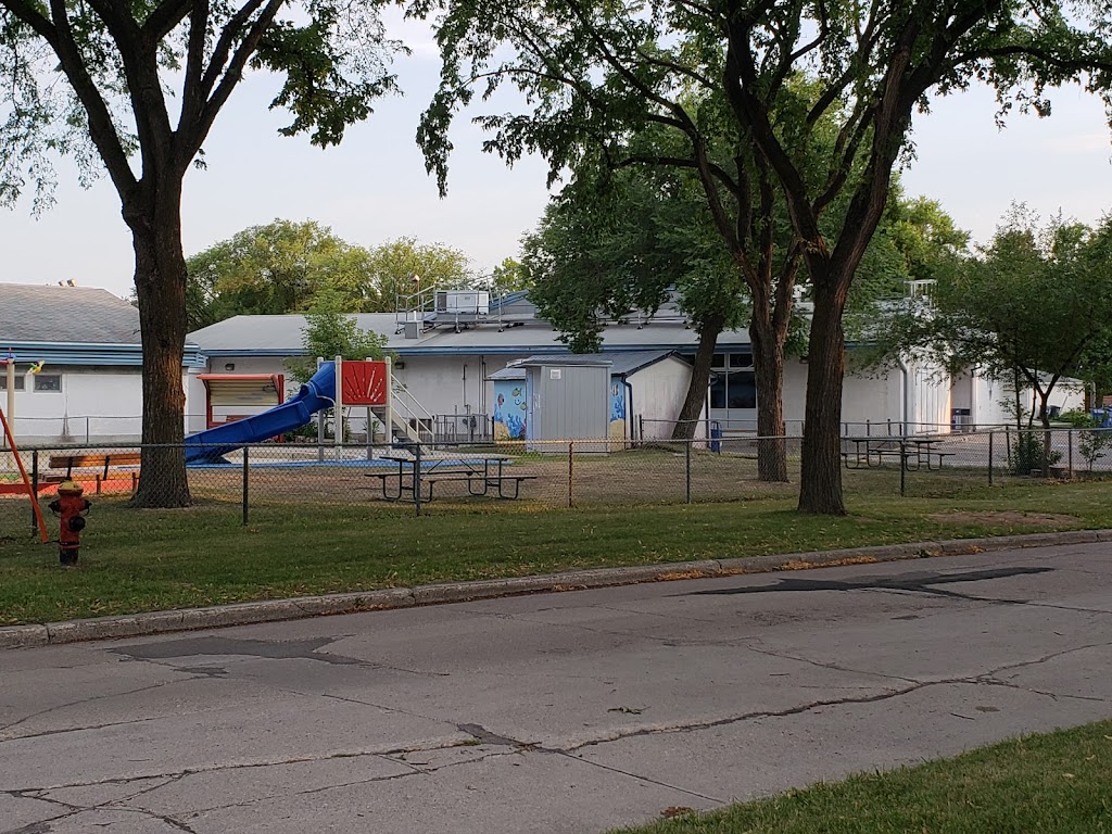 Riverview Community Centre & Rink | 90 Ashland Ave, Winnipeg, MB R3L 1K6, Canada | Phone: (204) 452-9944