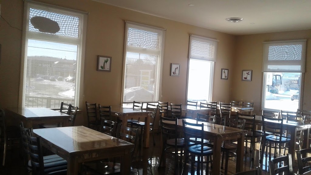 Chez Martin | 115 Rue Saint Joseph, Gracefield, QC J0X 1W0, Canada | Phone: (819) 463-4444