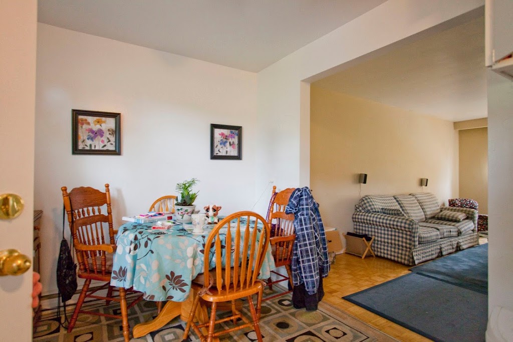 Glenwood Park Townhomes | 2418 Glenwood School Dr, Burlington, ON L7R 3S2, Canada | Phone: (289) 910-0305