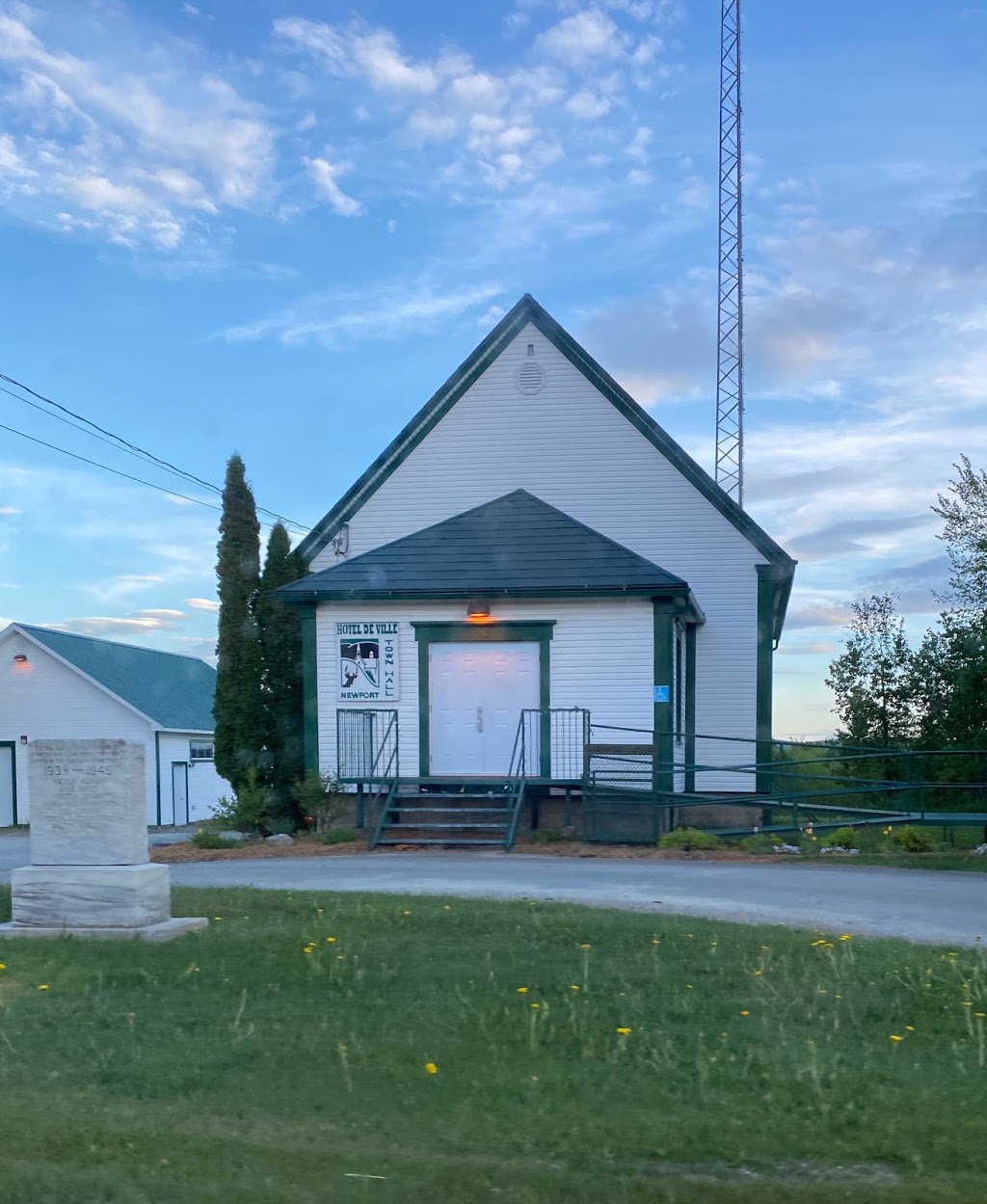 Hôtel de ville Newport | 1452 QC-212, Cookshire-Eaton, QC J0B 1M0, Canada | Phone: (819) 560-8565