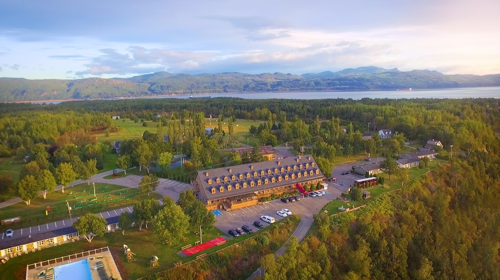 Restaurant La Marée Haute | 444 Chemin de la Baleine, La Baleine, QC G0A 2A0, Canada | Phone: (418) 438-2711