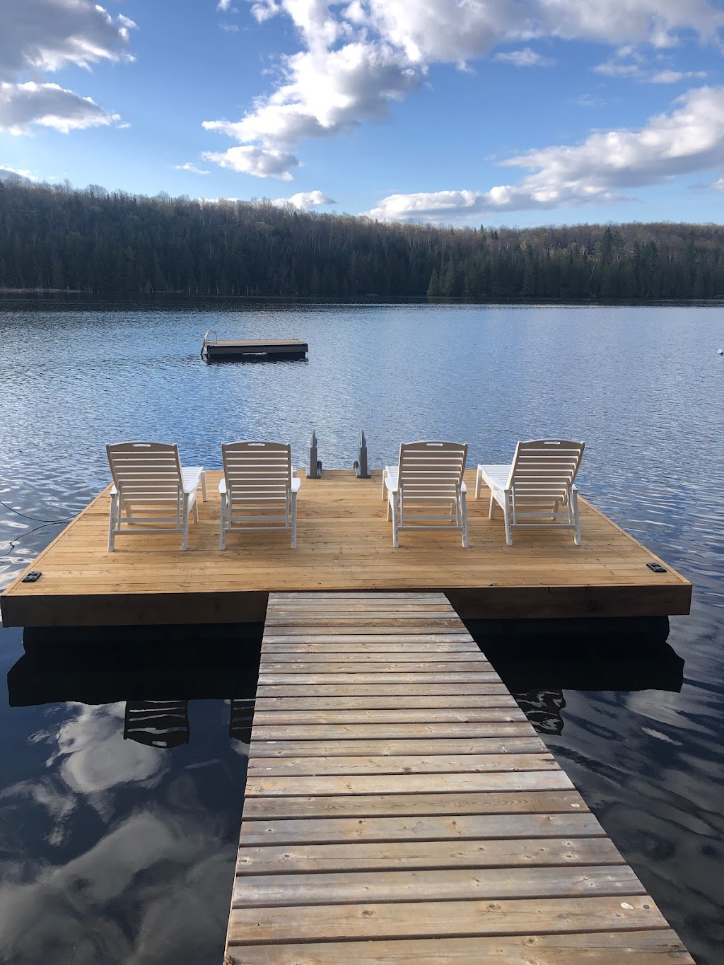 Castaway North Lodge | 1072 Edith Crescent, Gooderham, ON K0M 1R0, Canada | Phone: (905) 315-0844