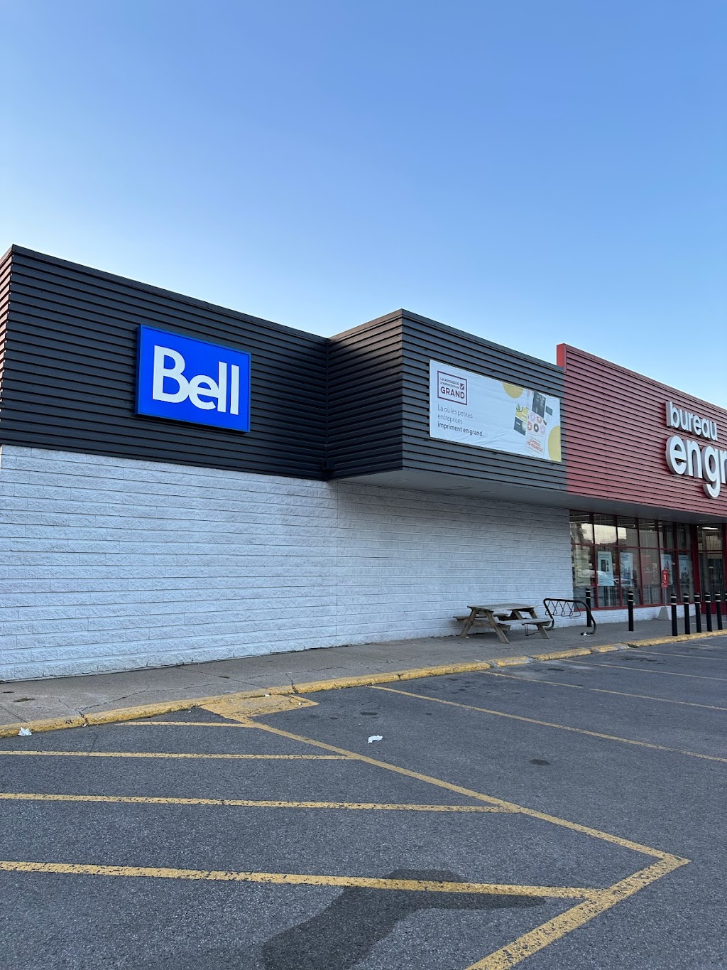 Bell | 4625 Rue Jean-Talon E, Saint-Léonard, QC H1S 1K3, Canada | Phone: (514) 593-6813