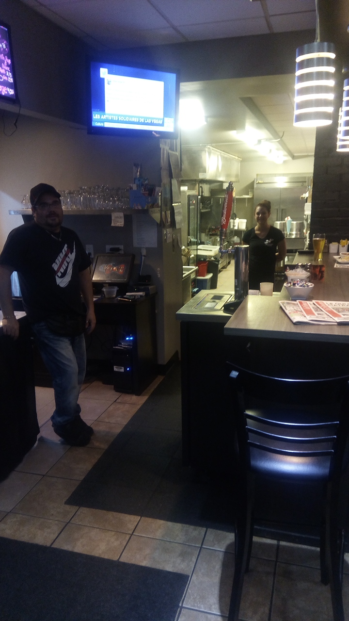 Rotisserie Angus | 178 Rue Saint-Pierre, East Angus, QC J0B 1R0, Canada | Phone: (819) 832-2161