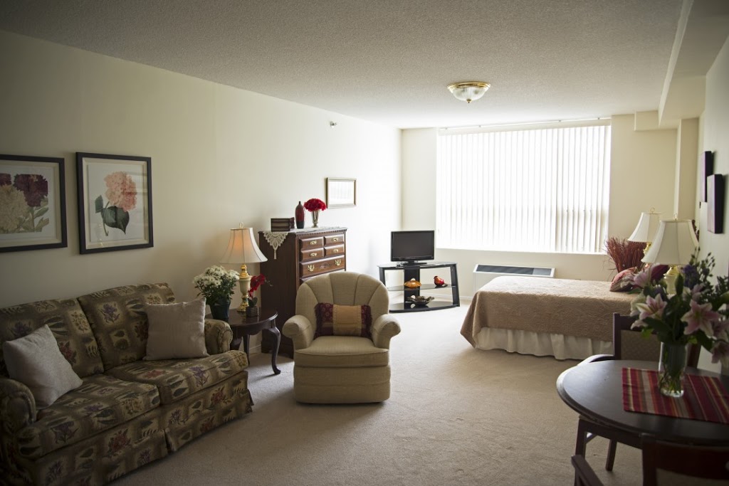 Chartwell Stillwater Creek Retirement Residence | 2018 Robertson Rd, Nepean, ON K2H 5Y8, Canada | Phone: (613) 366-6161