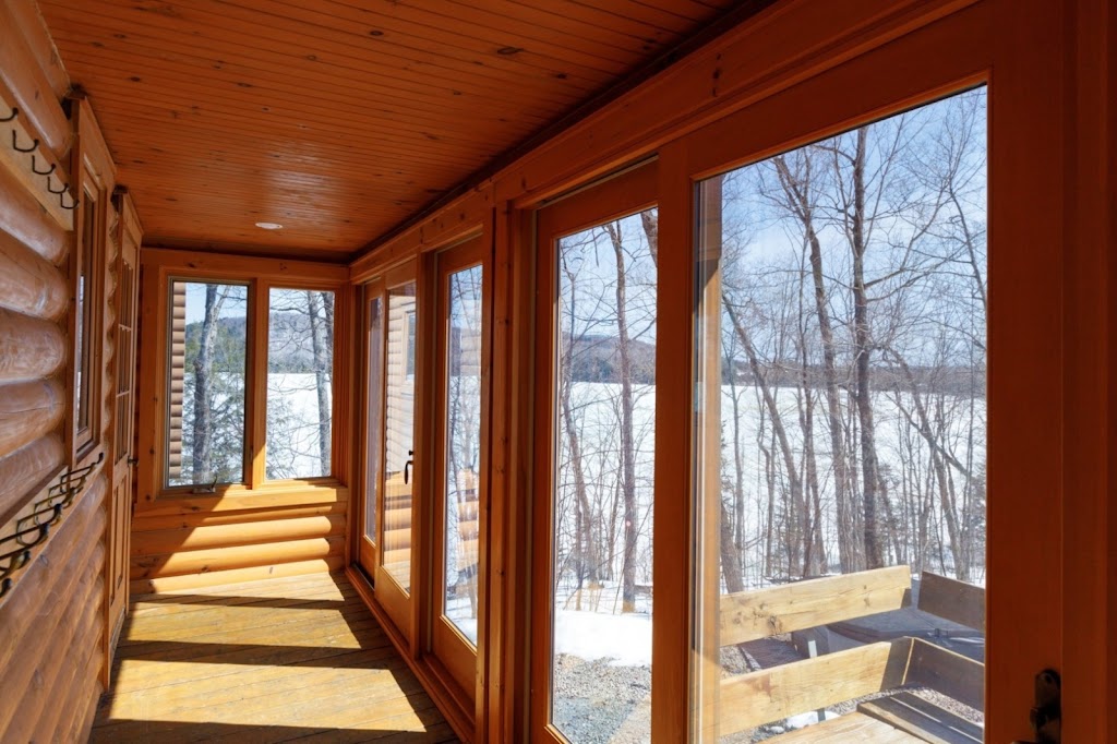 Chalet à louer avec spa | 481 Chem. de lÉrablière, Saint-Gérard-des-Laurentides, QC G9R 1W3, Canada | Phone: (418) 580-2555