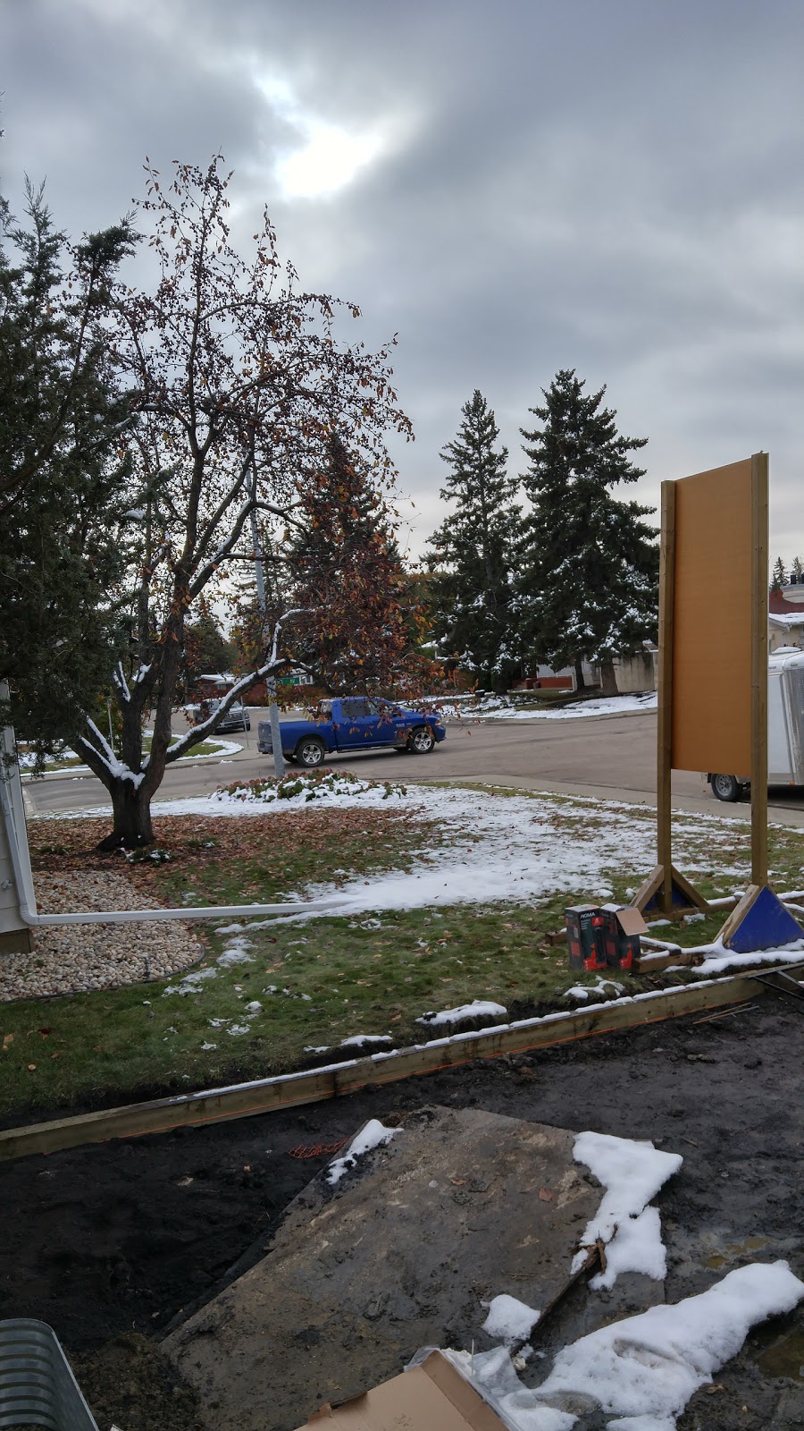 Crestwood Park | 9519-9547 144 St NW, Edmonton, AB T5N 2T1, Canada | Phone: (587) 991-5253