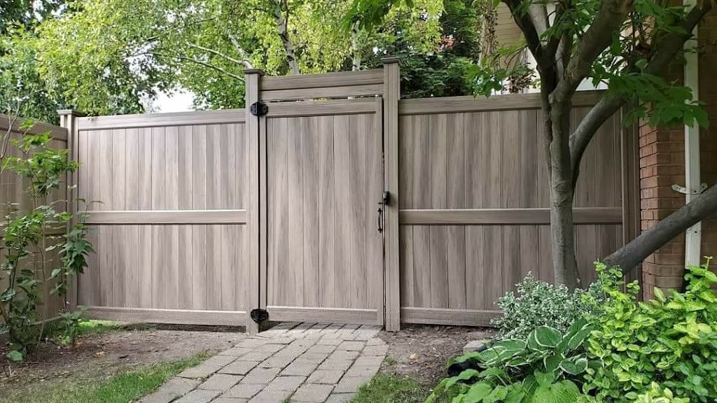 Fencing DMV | 177 Tom Taylor Crescent, Newmarket, ON L3X 3E9, Canada | Phone: (289) 395-0760