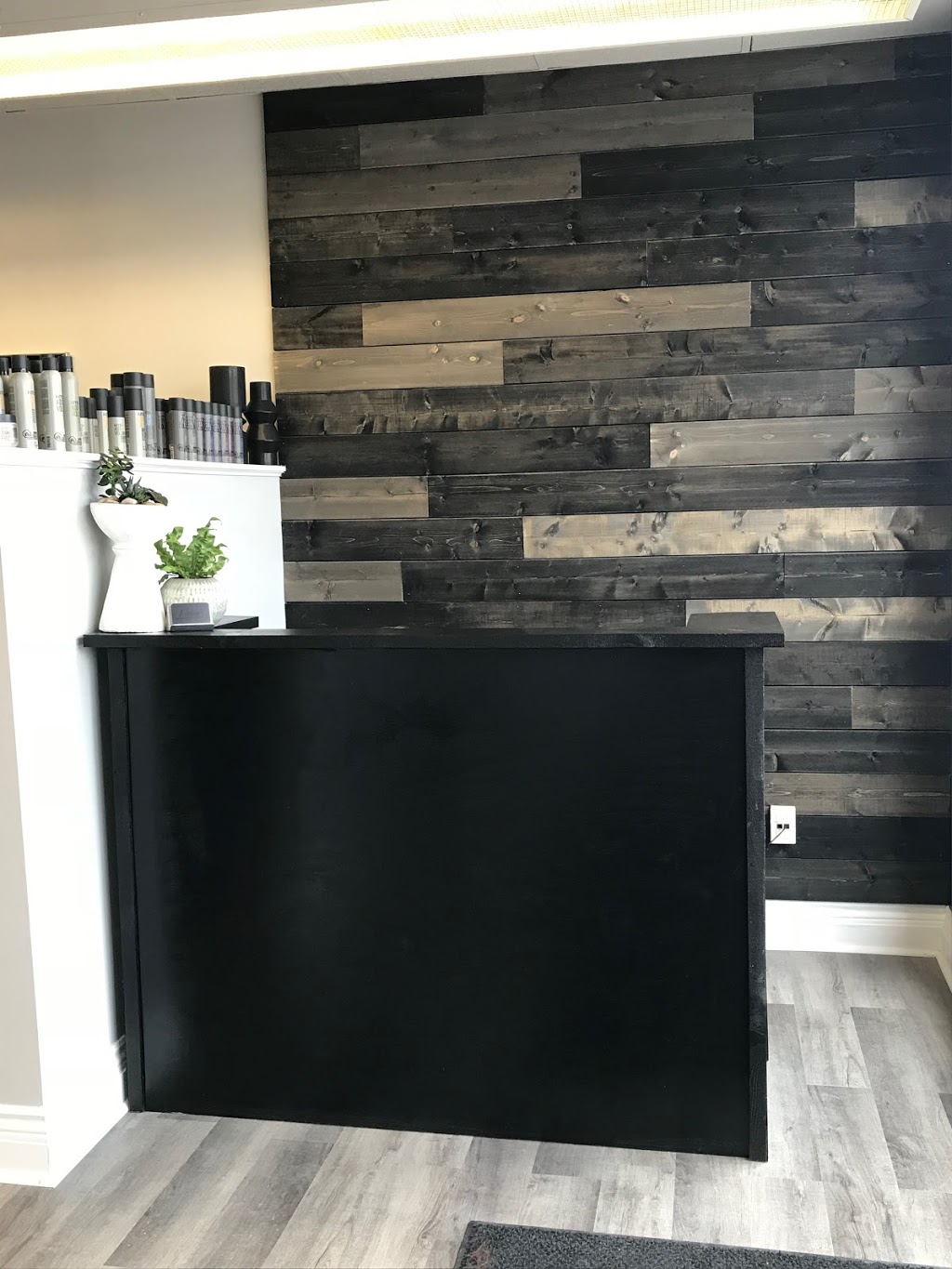Adorn Salon | 584 Cameron St, Collingwood, ON L9Y 2J3, Canada | Phone: (705) 443-8864