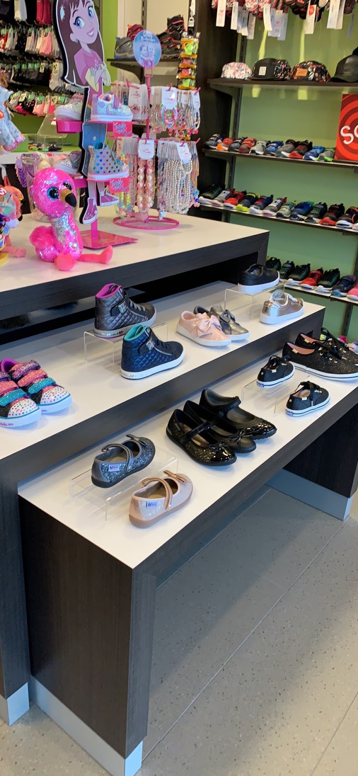 Chaussures Panda (Vaudreuil) | 585 Avenue Saint-Charles, Vaudreuil-Dorion, QC J7V 8P9, Canada | Phone: (450) 218-6888