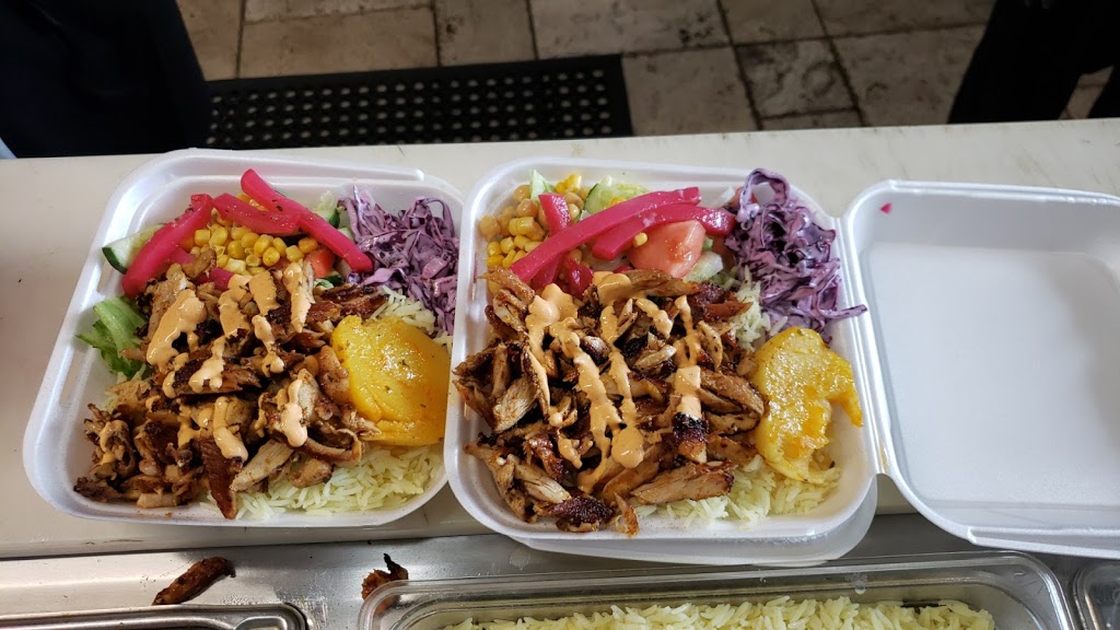 The shawarma corner | 256 Queen St S, Bolton, ON L7E 4T7, Canada | Phone: (647) 533-7818