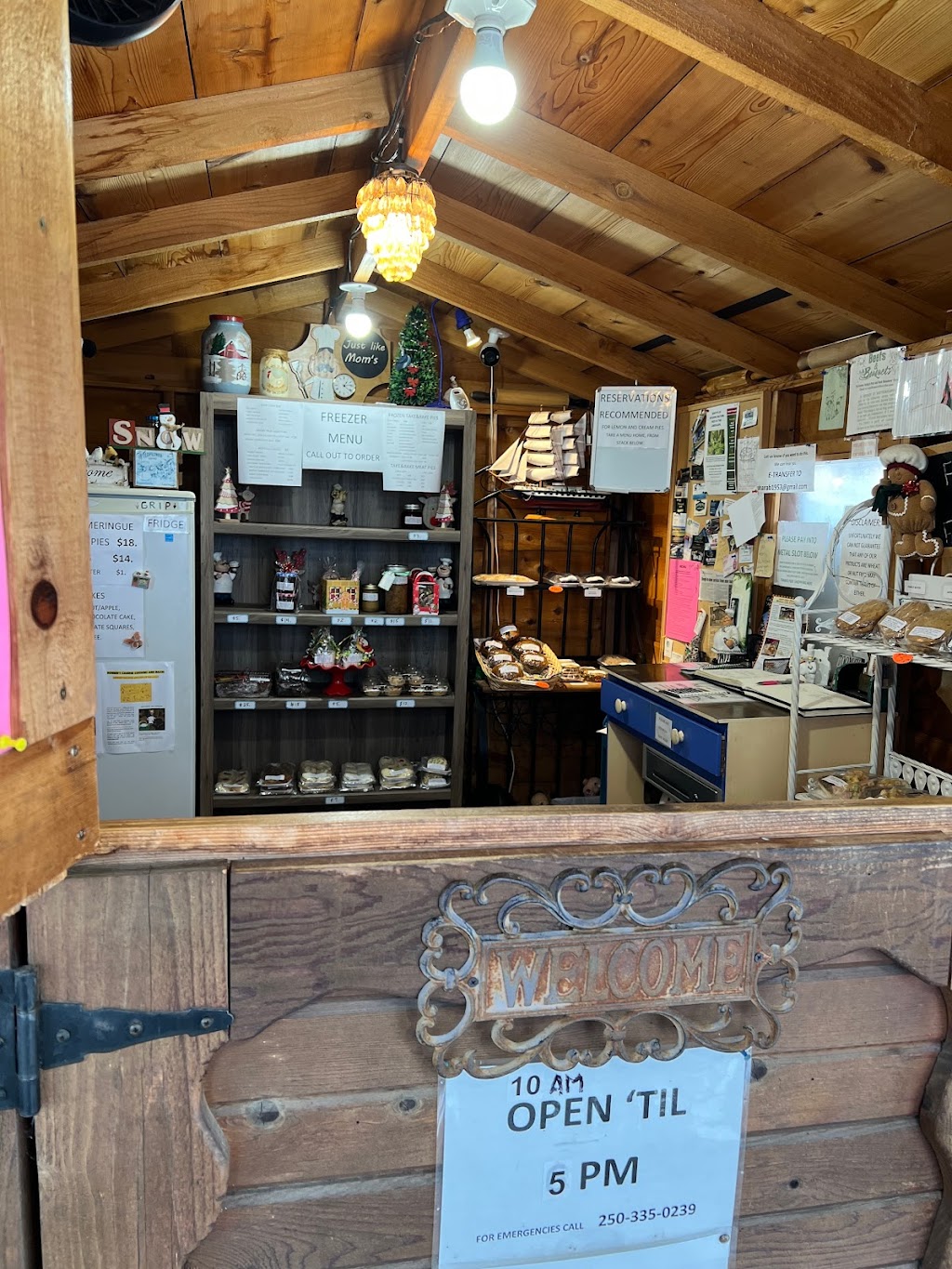 Just Like Moms Bakery | 265 Muschamp Rd, Union Bay, BC V0R 3B0, Canada | Phone: (250) 335-0239