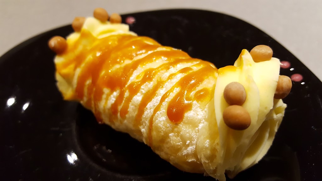 Cannoli Queens | 200 Marycroft Ave #23, Woodbridge, ON L4L 5X9, Canada | Phone: (905) 850-8880