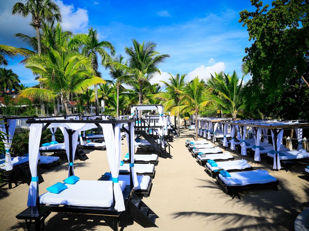 Caribbean & Worldwide VIP Vacations | 331 Woodhaven Pl SW, Calgary, AB T2W 5P4, Canada | Phone: (403) 200-6013