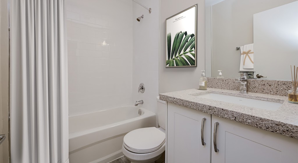 Scenic Tower | 470 Scenic Dr, London, ON N5Z 3B2, Canada | Phone: (855) 645-1014