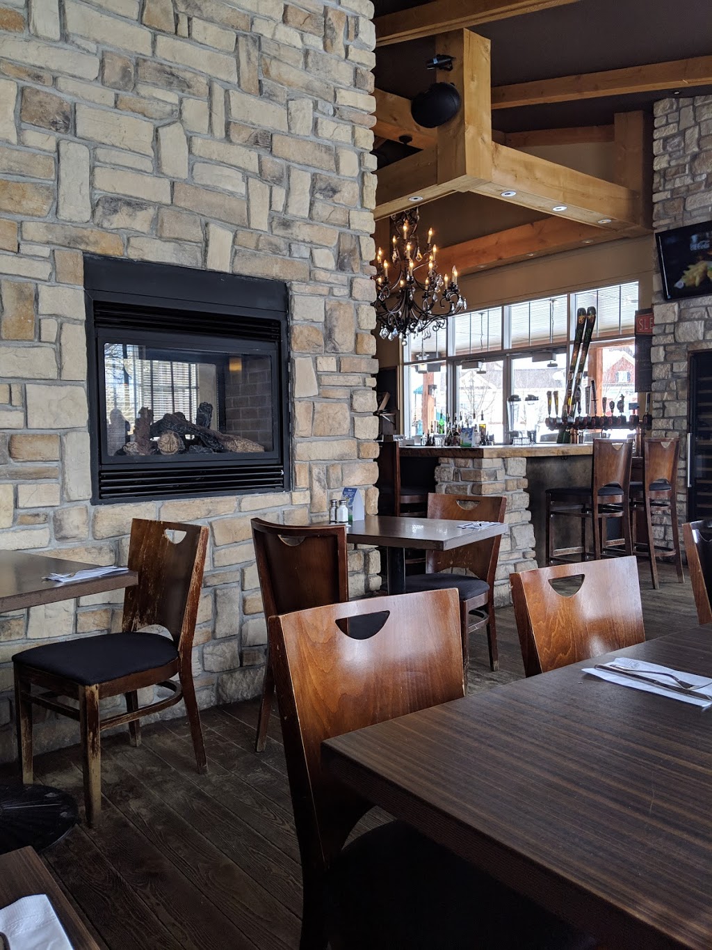 Le Macintosh inc | 125 Rue de la Rive Droite, Bromont, QC J2L 0A3, Canada | Phone: (450) 534-3044