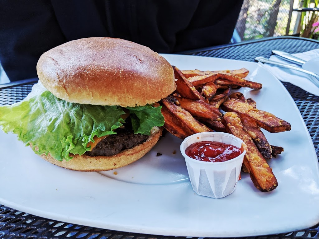 Hummingbird Pub & Family Restaurant | 47 Sturdies Bay Rd, Galiano Island, BC V0N 1P0, Canada | Phone: (250) 539-5472