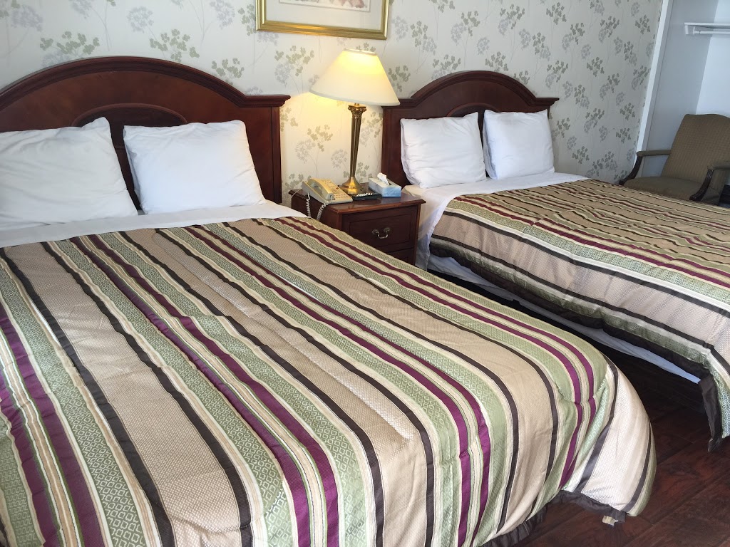 Stardust Motel | 2965 Carling Ave, Ottawa, ON K2B 7J9, Canada | Phone: (613) 828-2748