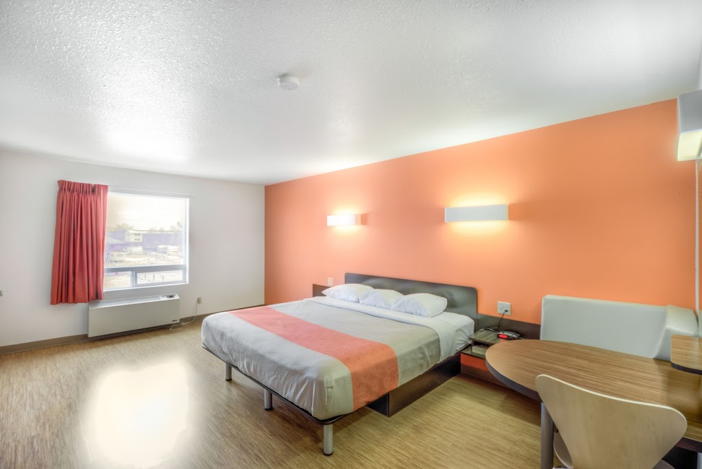 Motel 6 Regina SK | 2050 Victoria Ave E, Regina, SK S4N 7B9, Canada | Phone: (306) 565-2251