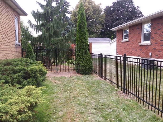 VanDuzen Fence & Post | 5966 Sherkston Rd, Sherkston, ON L0S 1R0, Canada | Phone: (905) 941-0991