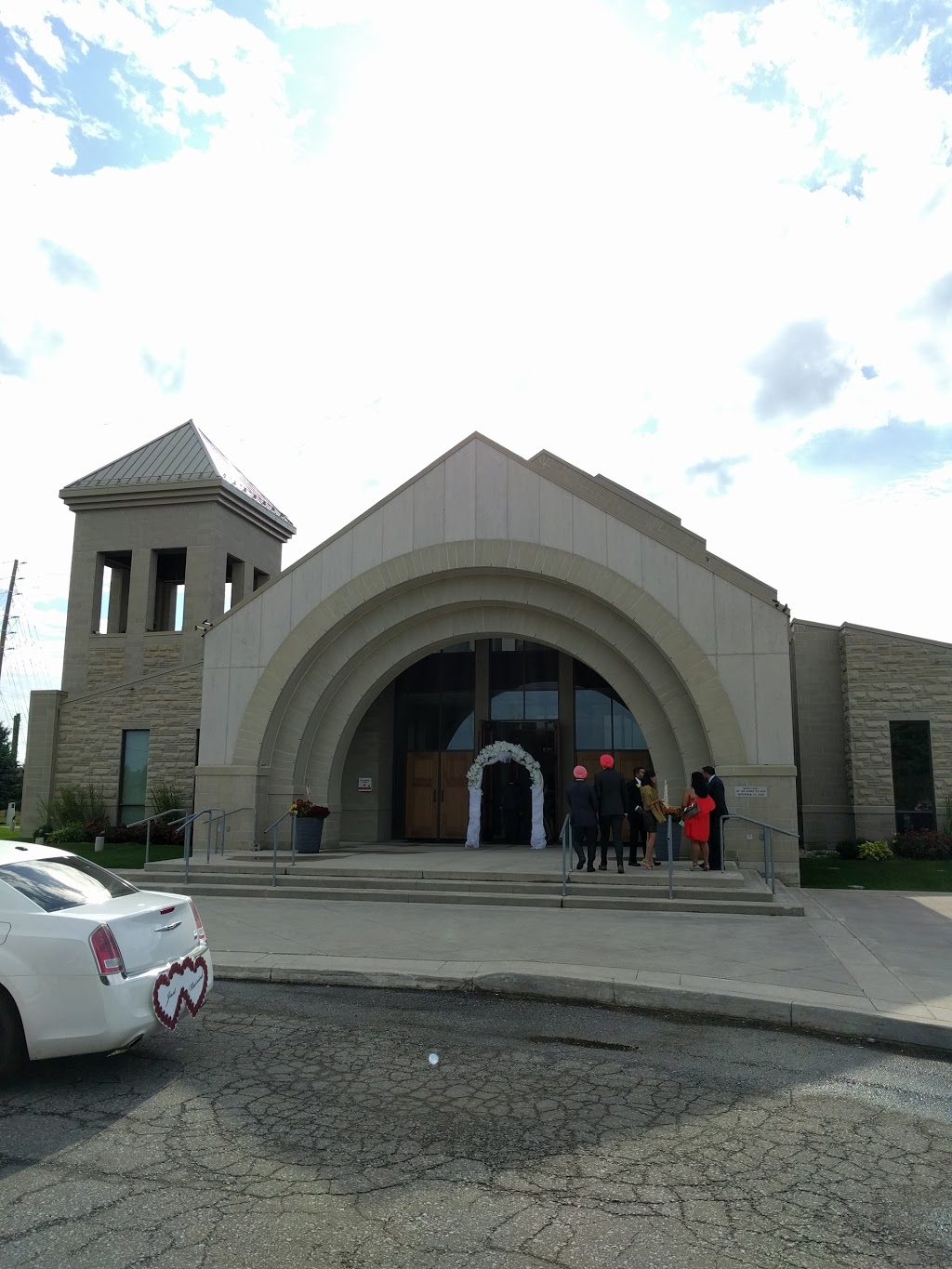 St. Padre Pio Church | church | 5500 Major MacKenzie Dr W, Kleinburg, ON L0J 1C0, Canada | 9058937879 OR +1 905-893-7879