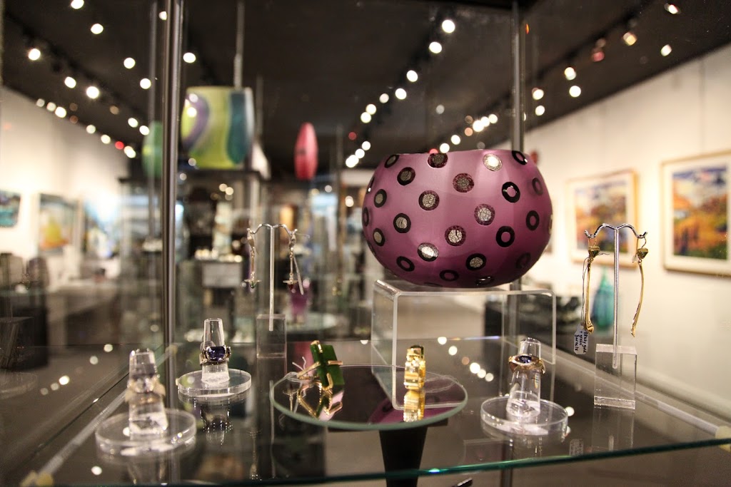 The Avenue Gallery | 2184 Oak Bay Ave, Victoria, BC V8R 1G3, Canada | Phone: (250) 598-2184