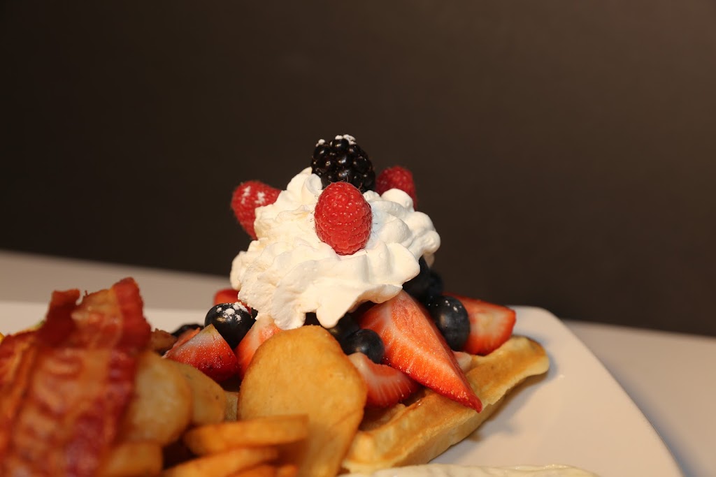 Restaurant Le Moulin Windsor | 45 Rue Principale S, Windsor, QC J1S 2B4, Canada | Phone: (819) 845-3290