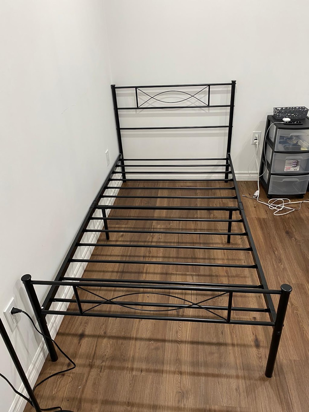KW Furniture Assemblers | 42 Gravel Ridge Trail, Kitchener, ON N2E 0B3, Canada | Phone: (226) 978-0096
