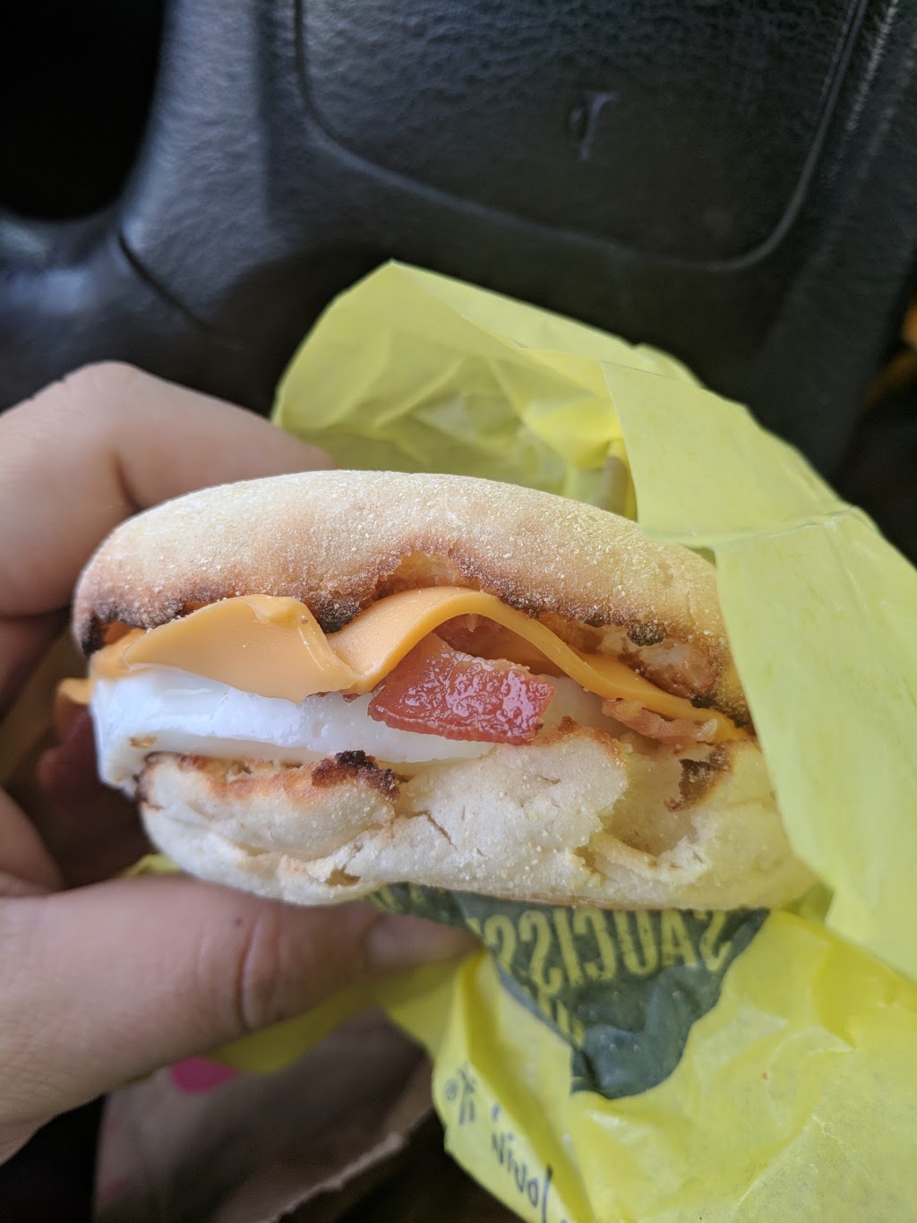 McDonalds | 680 Nairn Ave, Winnipeg, MB R2L 0X7, Canada | Phone: (204) 949-6005