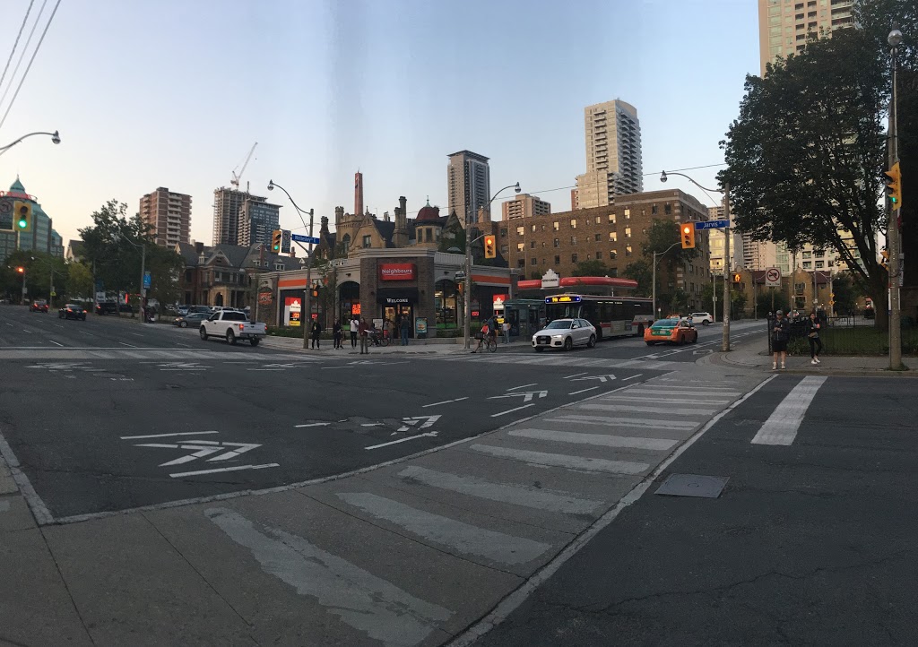 A&W | 505 Jarvis St, Toronto, ON M4Y 2H7, Canada | Phone: (416) 413-0250