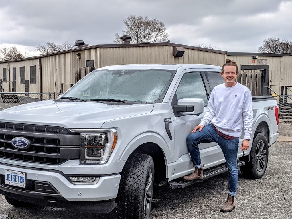 Holiday Ford Lincoln Ltd. | 1555 Lansdowne St, Peterborough, ON K9J 7M3, Canada | Phone: (705) 742-5432