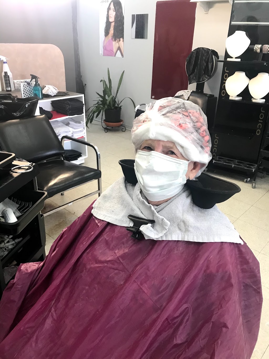 Salon Momo | 434 Bd Cartier O, Laval, QC H7N 2L4, Canada | Phone: (450) 978-4272