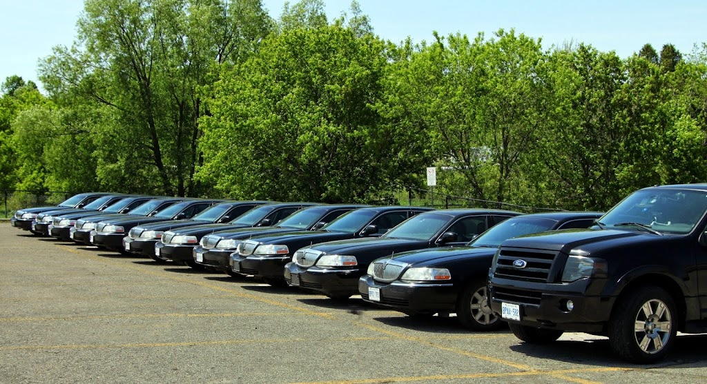 King City Airport Taxi and Limo | 104 Headwater Crescent, Richmond Hill, ON L4E 0T2, Canada | Phone: (905) 868-9424