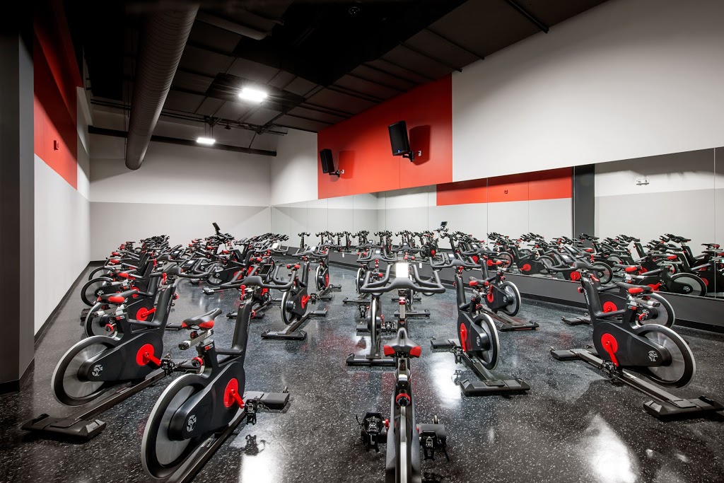Golds Gym Laval | 1164 Rue Desserte O, Laval, QC H7X 4C9, Canada | Phone: (514) 548-4653