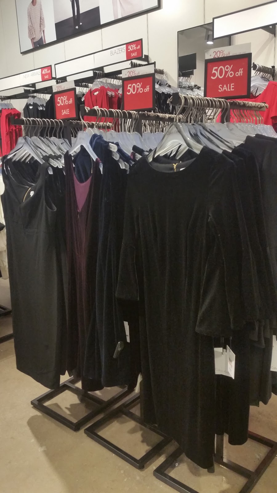 Calvin Klein Outlet | 13850 Steeles Avenue West, Suite #424, Halton Hills, ON L7G 5G2, Canada | Phone: (905) 876-0963