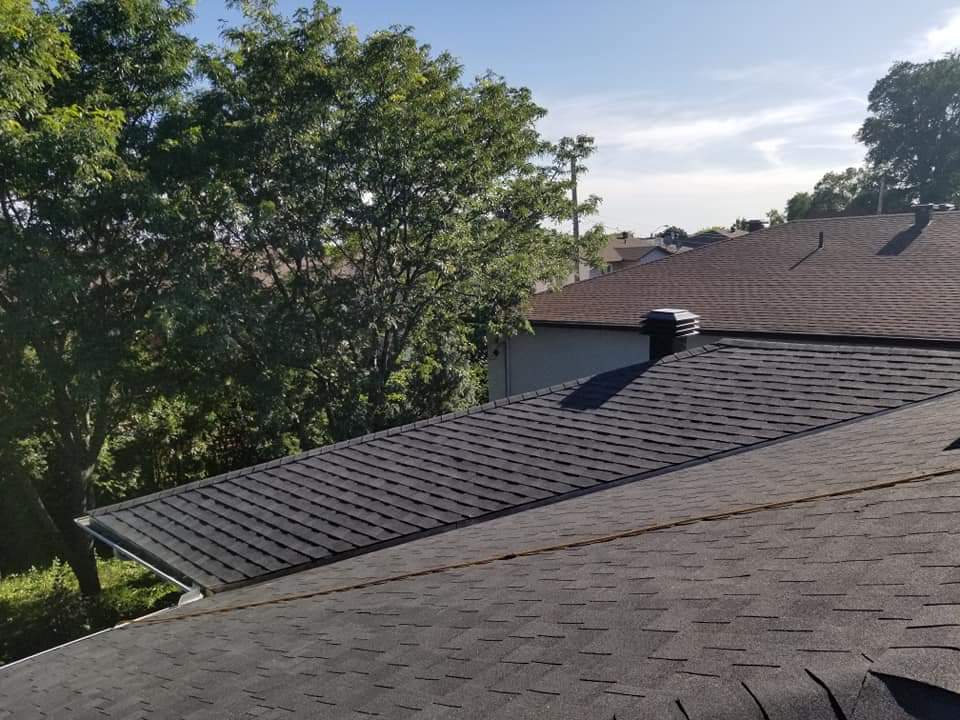 Robin Roofing Reno | 2660 Denise Ave, Navan, ON K4B 1J8, Canada | Phone: (819) 213-7082