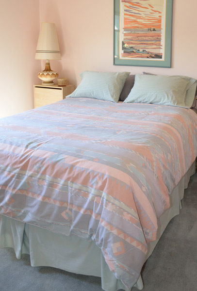 The Gemstone Guest House B & B | 321 E 200 N, Raymond, AB T0K 2S0, Canada | Phone: (587) 271-5020