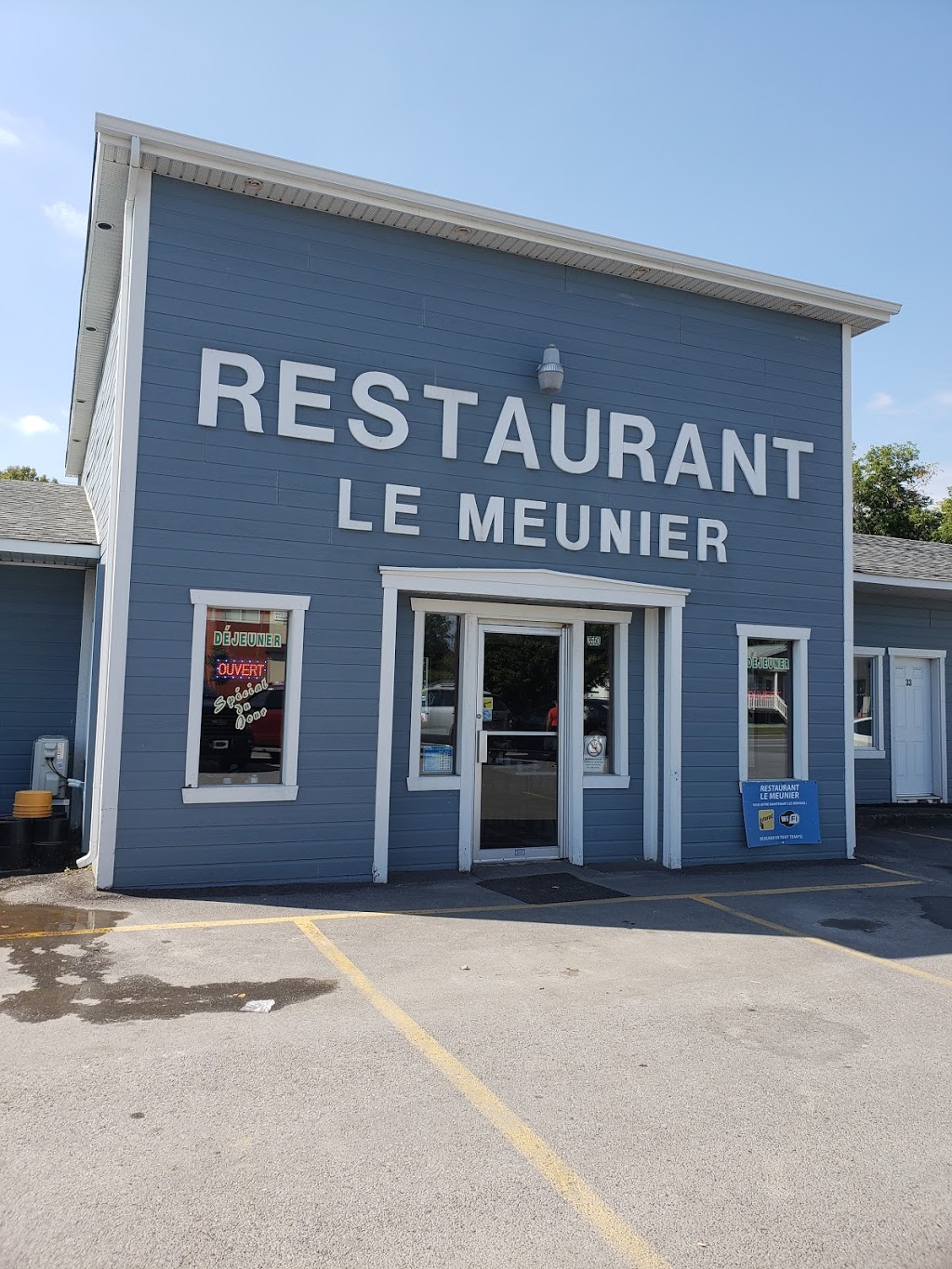 Restaurant Le Meunier | 3550 Chemin Gascon, Terrebonne, QC J6X 4J1, Canada | Phone: (450) 477-7256