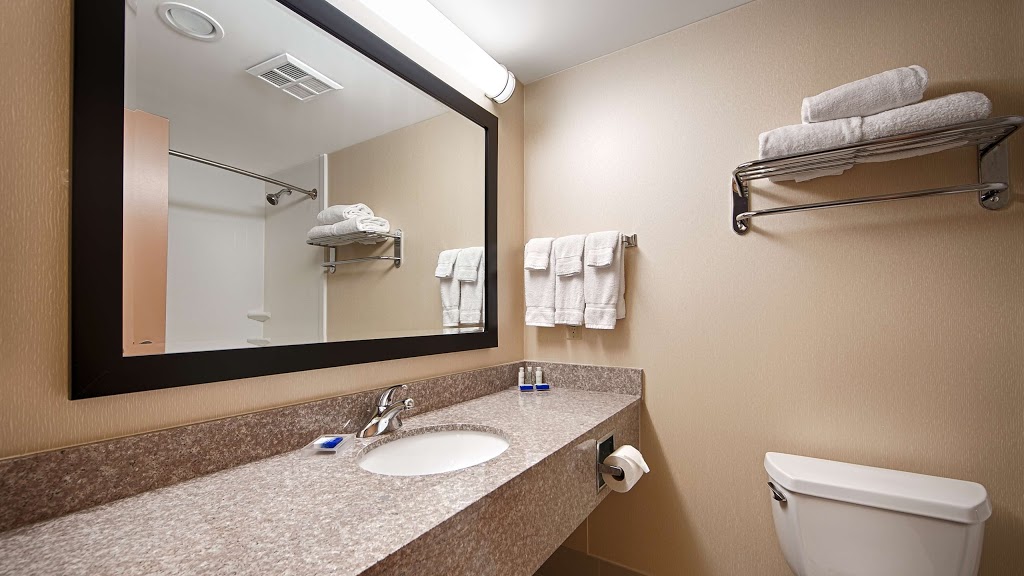 Best Western Plus Burlington Inn & Suites | 2412 Queensway Dr, Burlington, ON L7R 3T3, Canada | Phone: (905) 639-2700