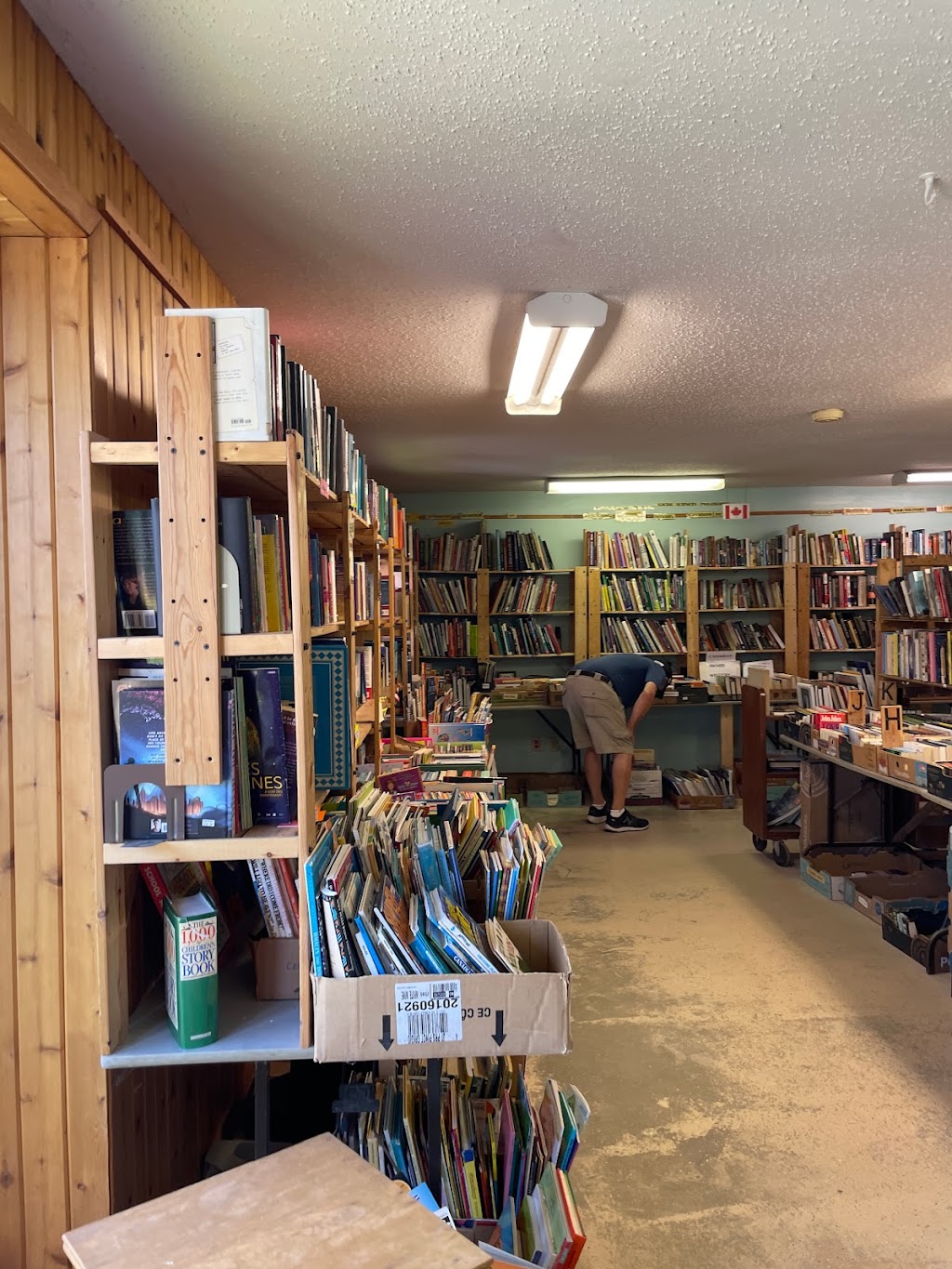 Watsons Mill Used Book Store | 5524 Dickinson St, Manotick, ON K4M 1A2, Canada | Phone: (613) 692-6455